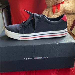 TOMMY HILFIGER SHOES